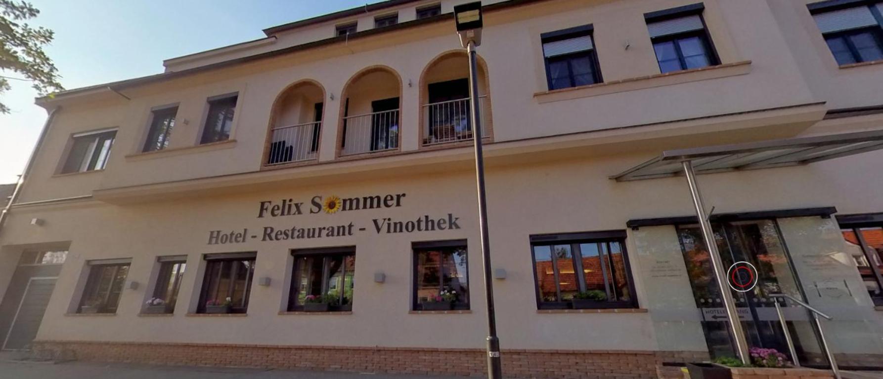 Hotel-Restaurant-Vinothek Felix Sommer Auersthal Exterior foto